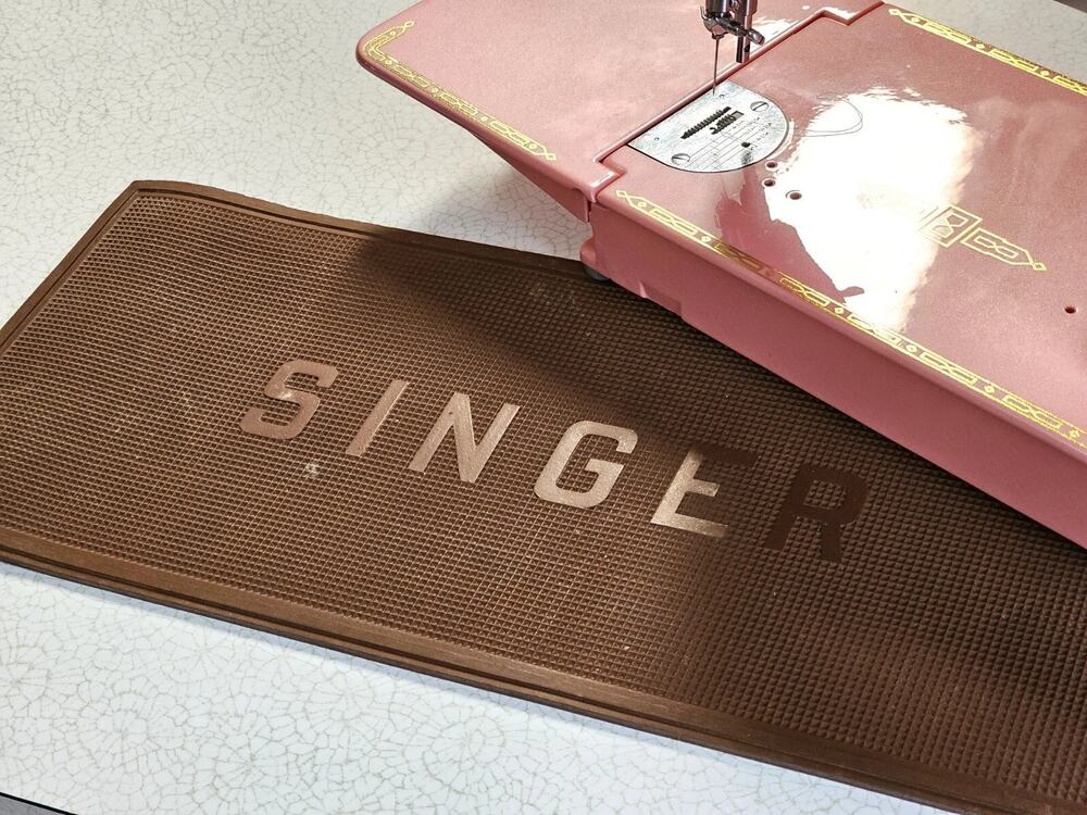 Vintage SINGER Sewing Machine Rubber Table Mat DYI Seamstress Upcycle Artist